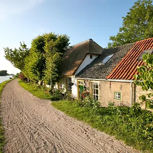 Bed & Breakfast Rechthuis Van Zouteveen